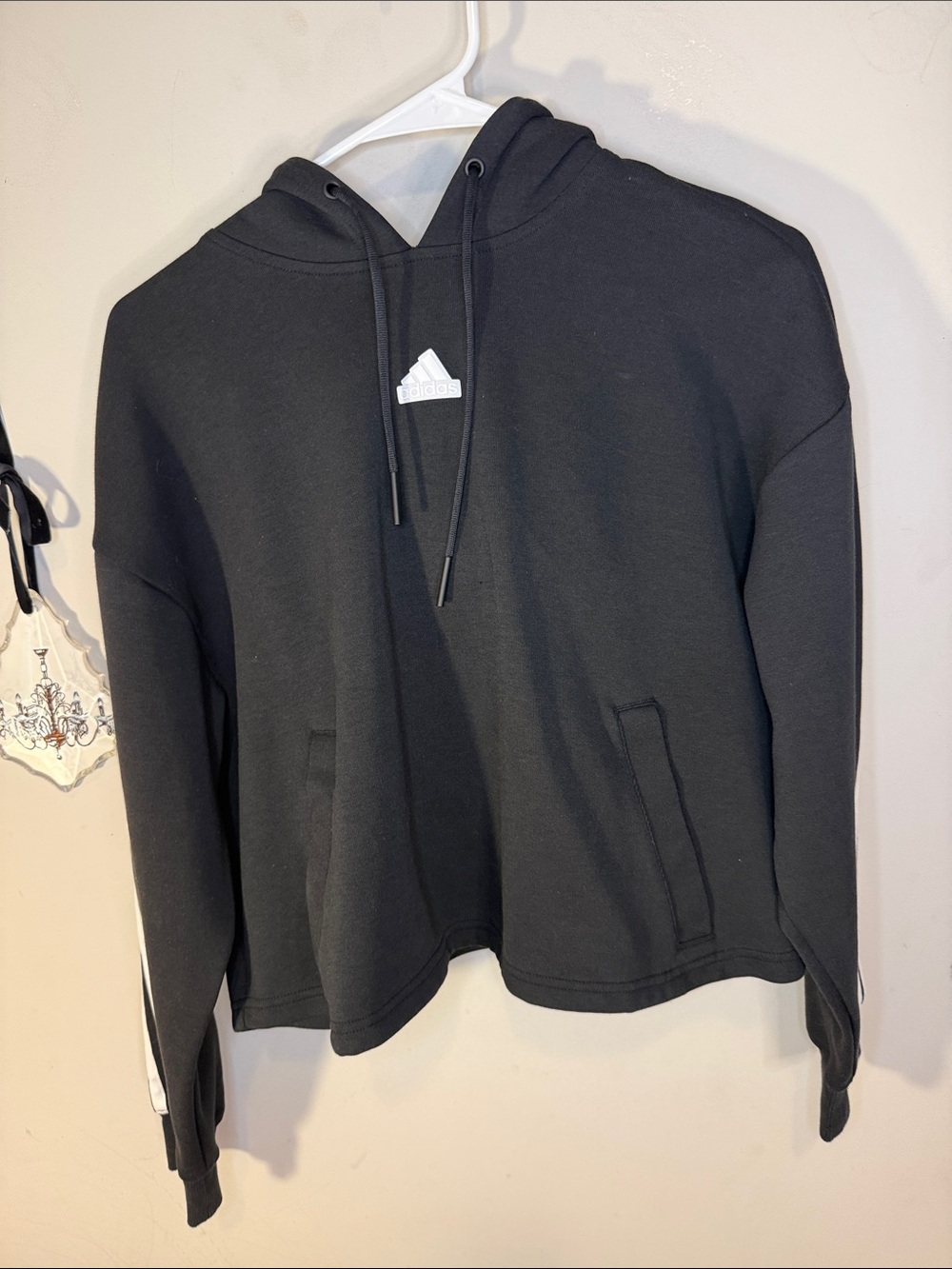 Adidas crop hoodie with pockets sz M